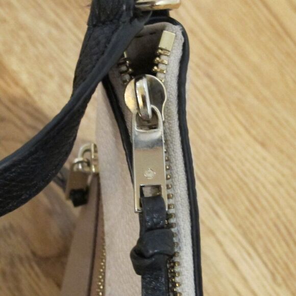 KATE SPADE NEW YORK jackson gabriele crossbody bag zip tan white leather 8x10 - Picture 4 of 16